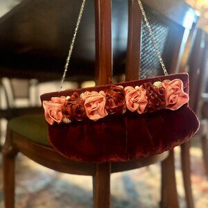 Walk Eaze Red Velvet Floral Clutch – Vintage Y2K Glam 💋🌹✨